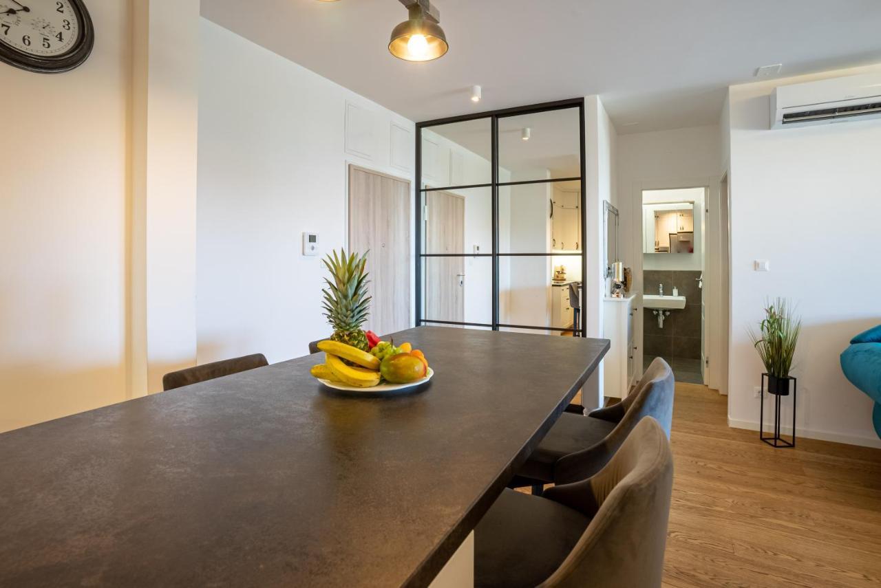 Morska Vila 6 Luxury Apartment Znjan Split Exterior photo